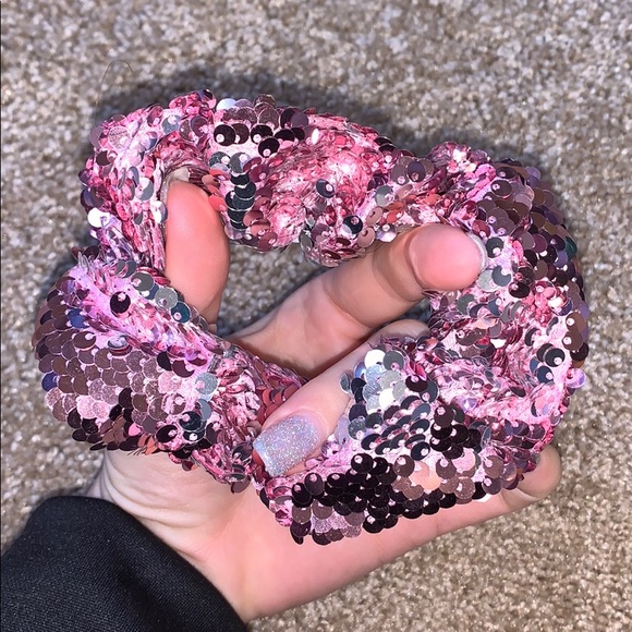 Missguided Pink and Silver Sequin Scrunchie - Picture 5 of 8